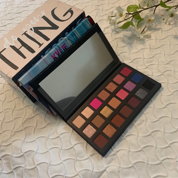 Kylie Cosmetics Other - ⭐️NEW⭐️Kylie Cosmetics Sipping Pretty eyeshadow palette